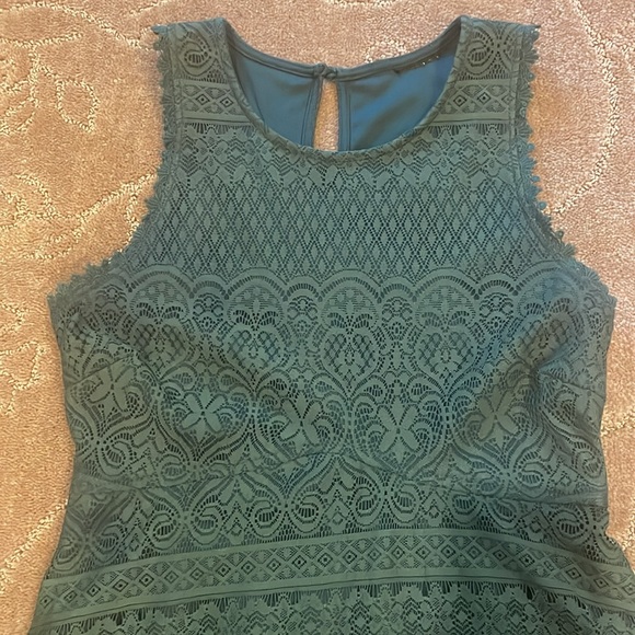 Green sleeveless party holiday dress, worn as youth XL (no size tag) - Picture 2 of 6